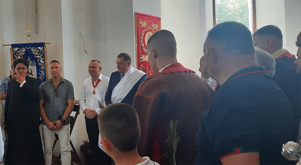 dodik banstol.jpg